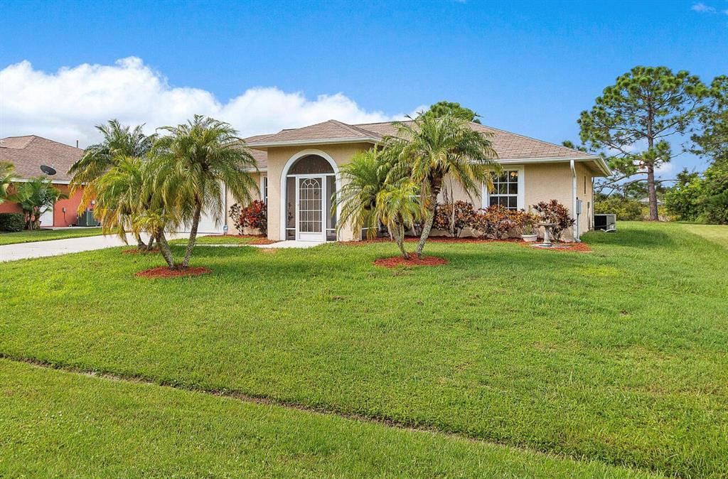 Photo of 5762 NW Jigsaw Lane, Port Saint Lucie, FL 34986 (MLS # R10697891)
