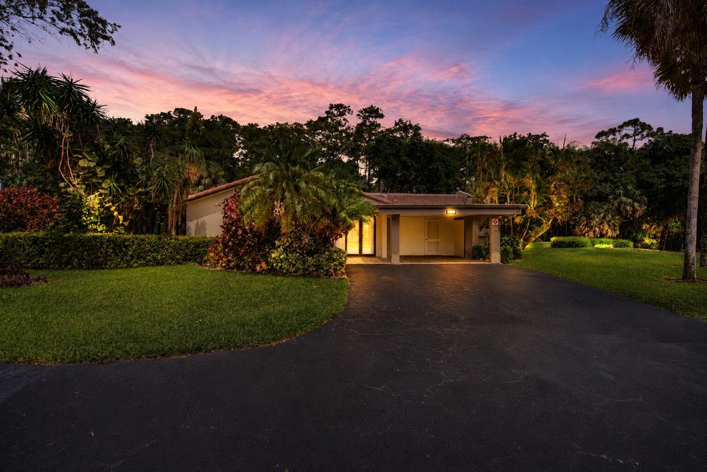 Photo of 21195 JUEGO Circle #16-A, Boca Raton, FL 33433 (MLS # B26061899)