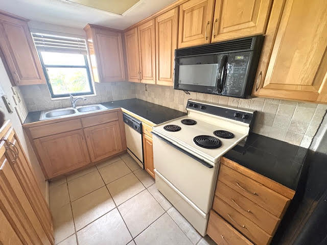 TENNIS CLUB II COURTS CONDO - Residential