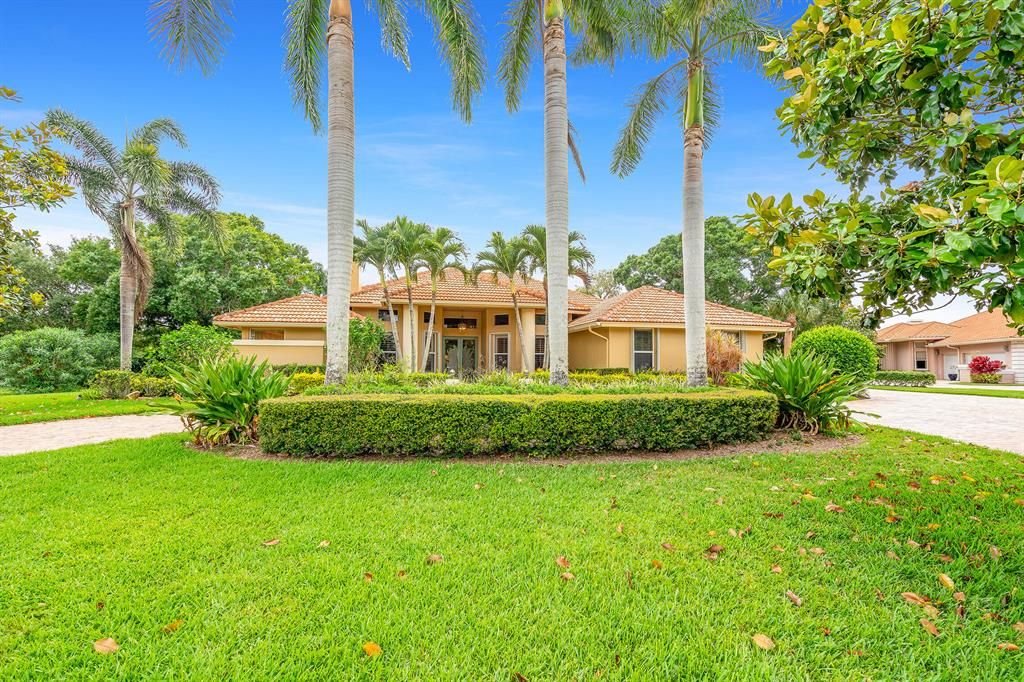 Photo of 11145 Lands End Chase, Port Saint Lucie, FL 34986 (MLS # R10718731)