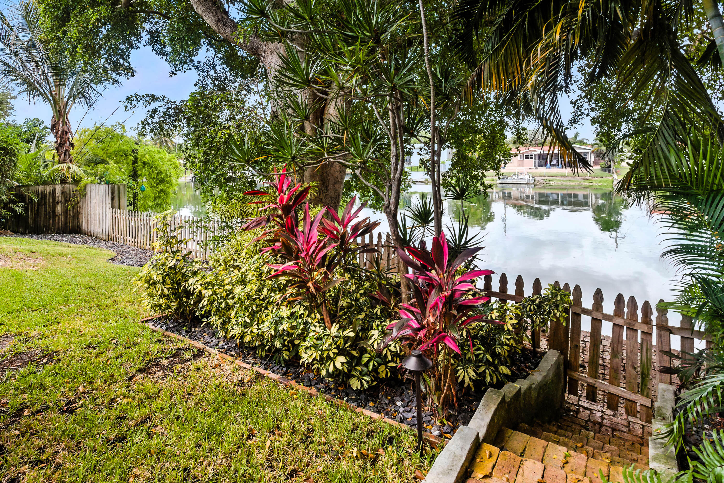 Lauder Lake - Residential