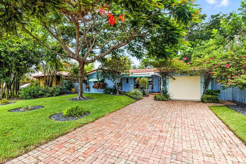 Photo of 1625 NE 20th Avenue, Fort Lauderdale, FL 33305 (MLS # B26021918)