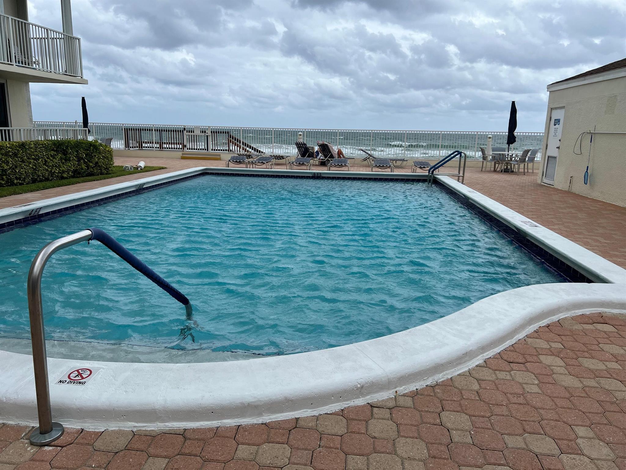 LE CHATEAU ROYAL CONDO - Residential Lease