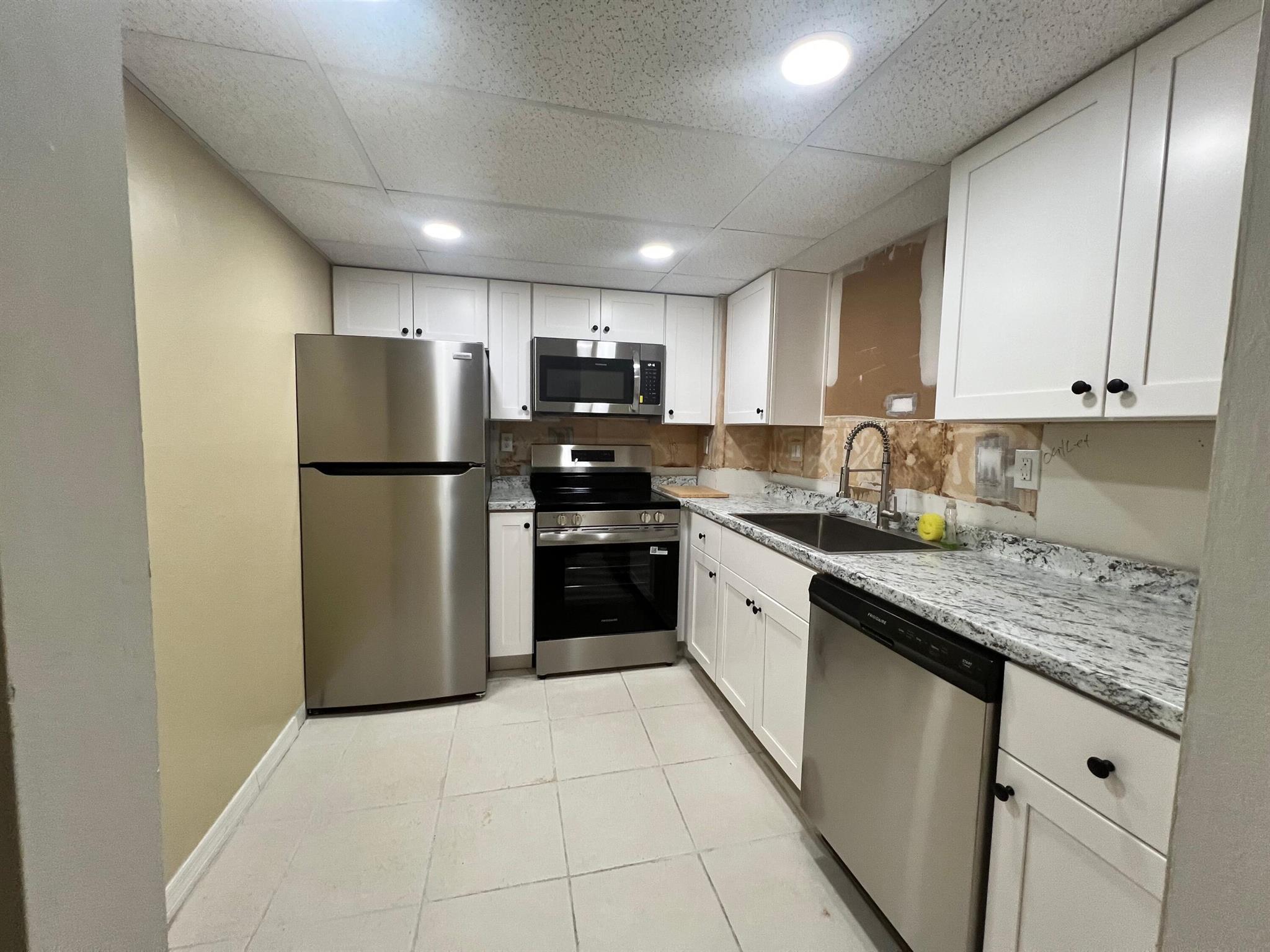 LE CHATEAU ROYAL CONDO - Residential Lease