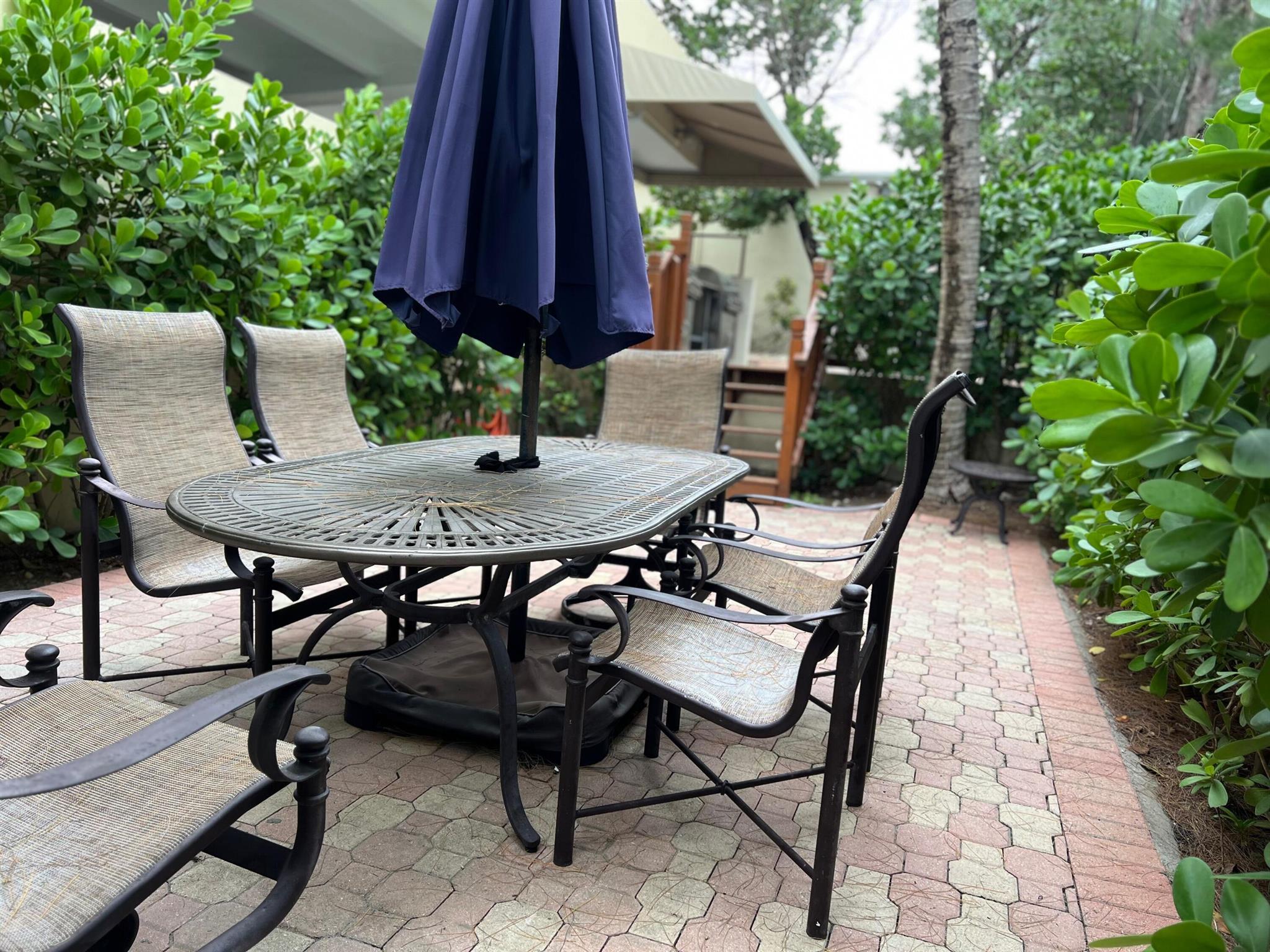 LE CHATEAU ROYAL CONDO - Residential Lease