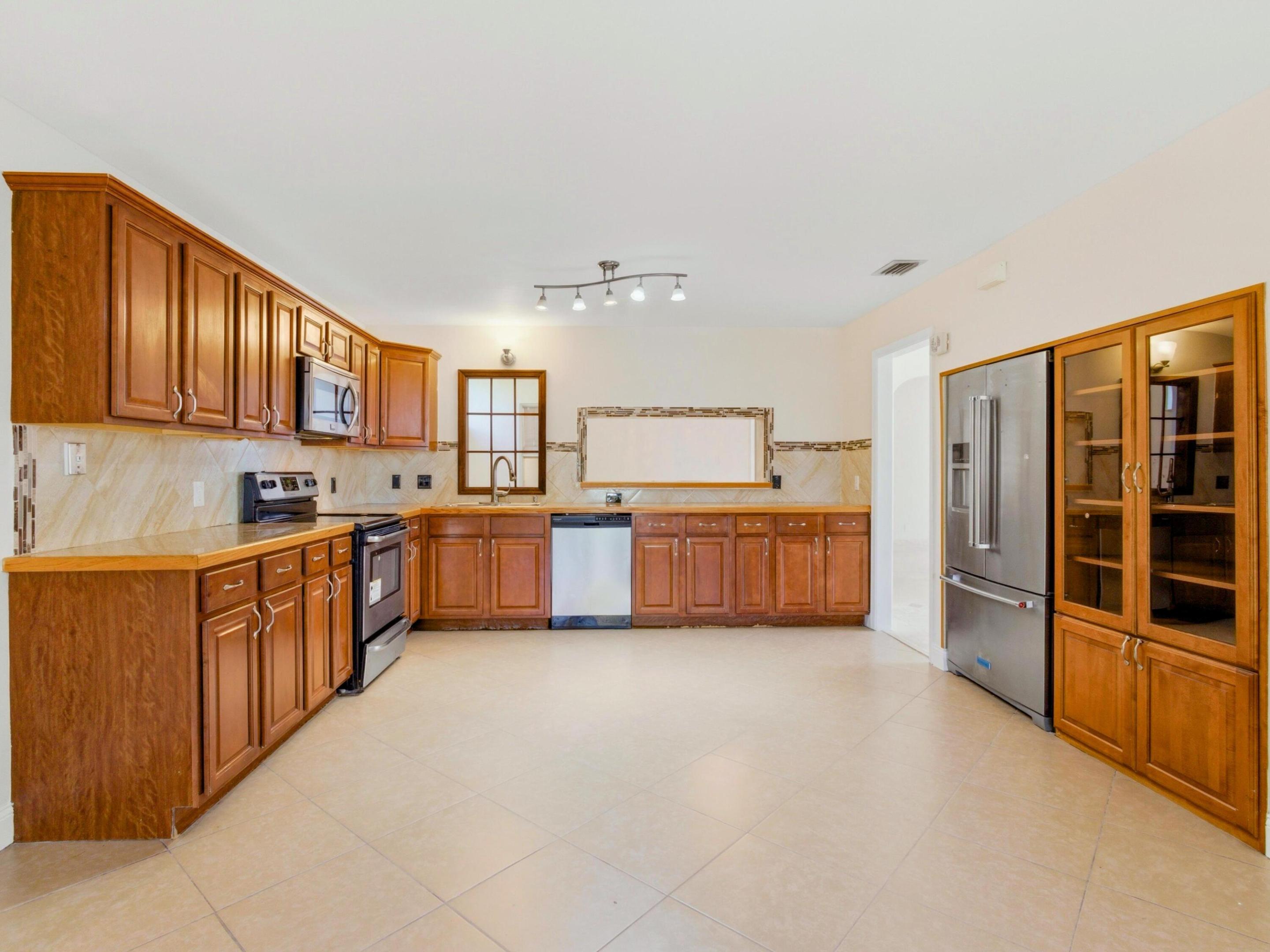 LAWRENCE GROVE 1 - Residential