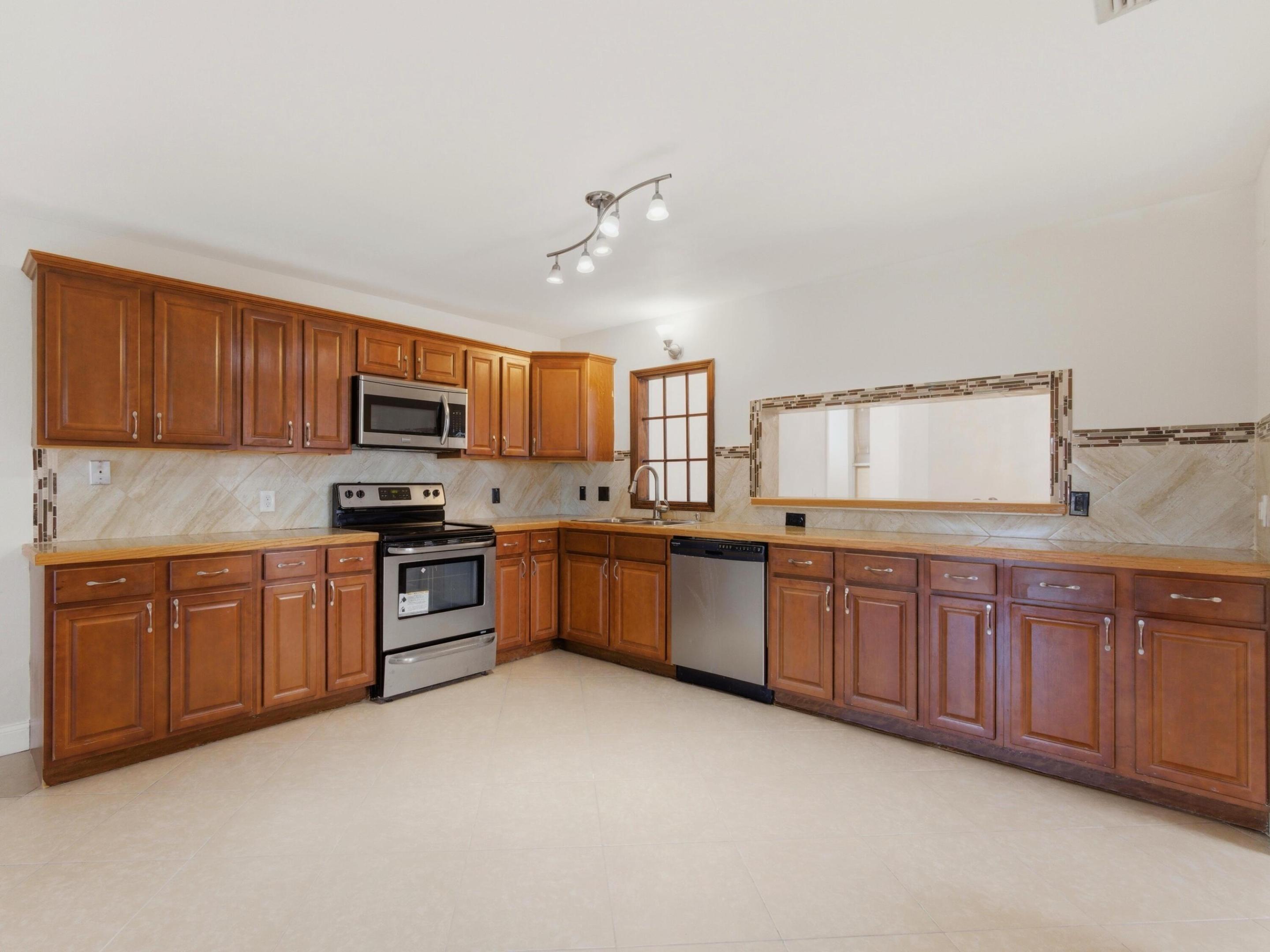 LAWRENCE GROVE 1 - Residential