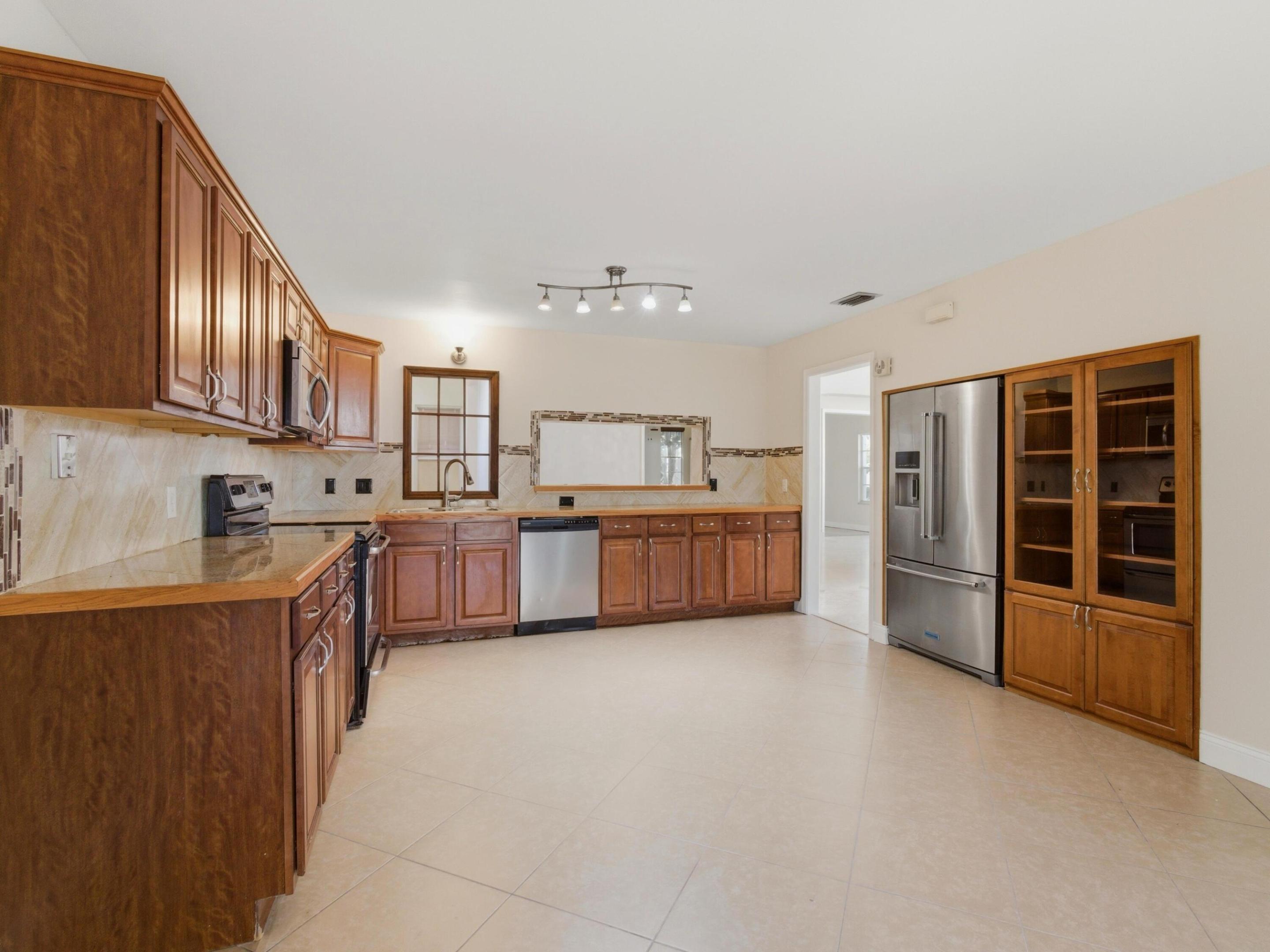 LAWRENCE GROVE 1 - Residential