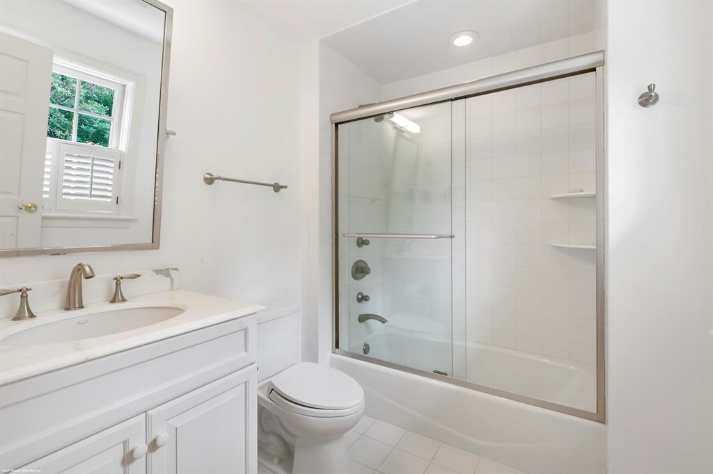 ISLAND BEACH THE REVISED - Residential