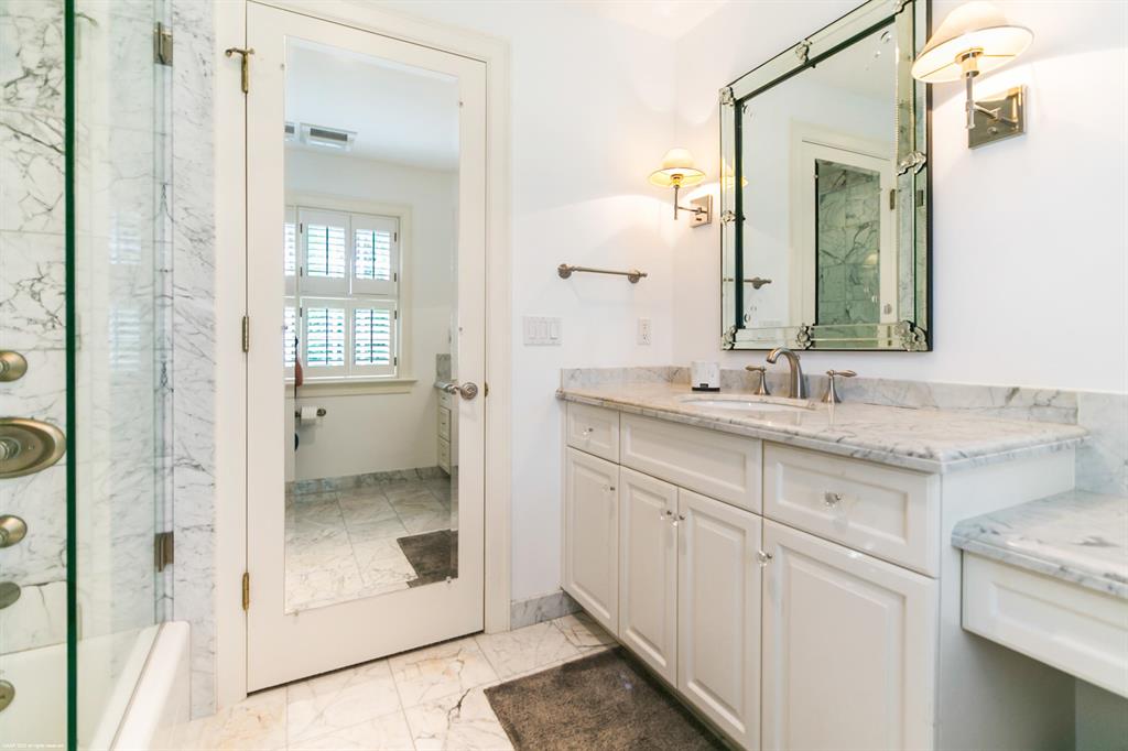 ISLAND BEACH THE REVISED - Residential