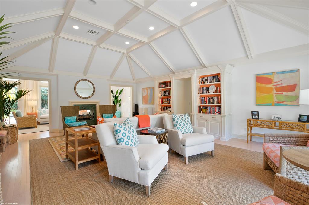 ISLAND BEACH THE REVISED - Residential