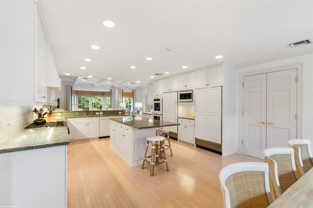 ISLAND BEACH THE REVISED - Residential