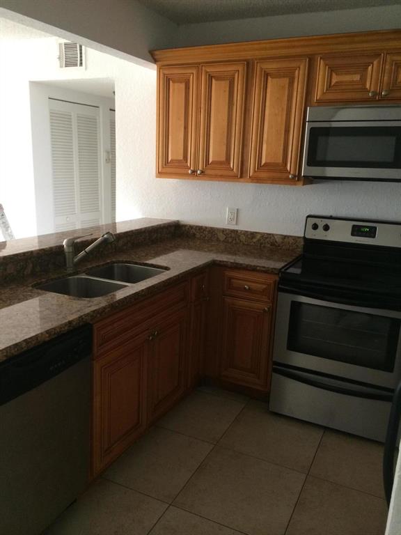 PALM BEACH GRANDE - Residential