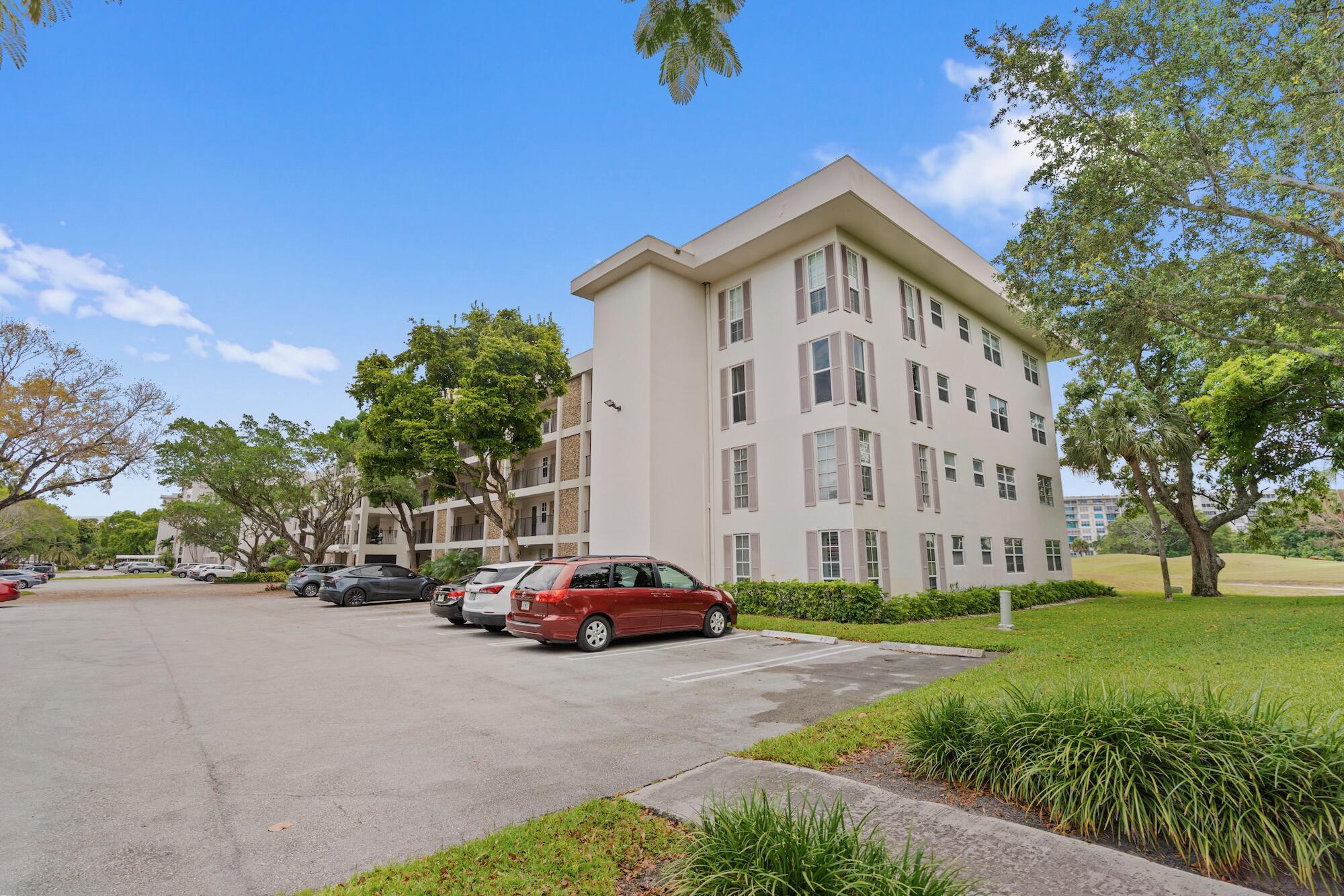 NO 3 PALM-AIRE COUNTRY CLUB - Residential
