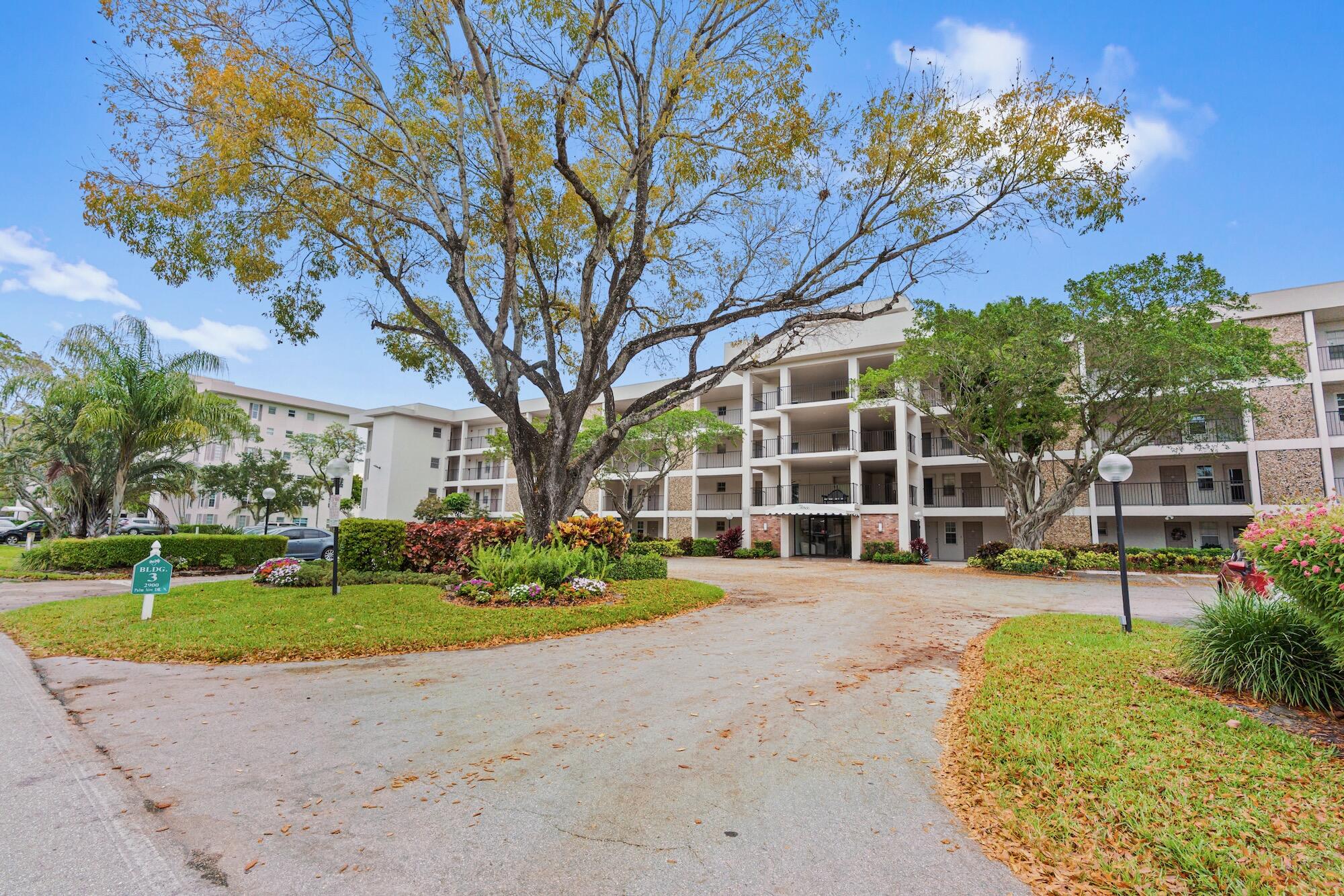 NO 3 PALM-AIRE COUNTRY CLUB - Residential