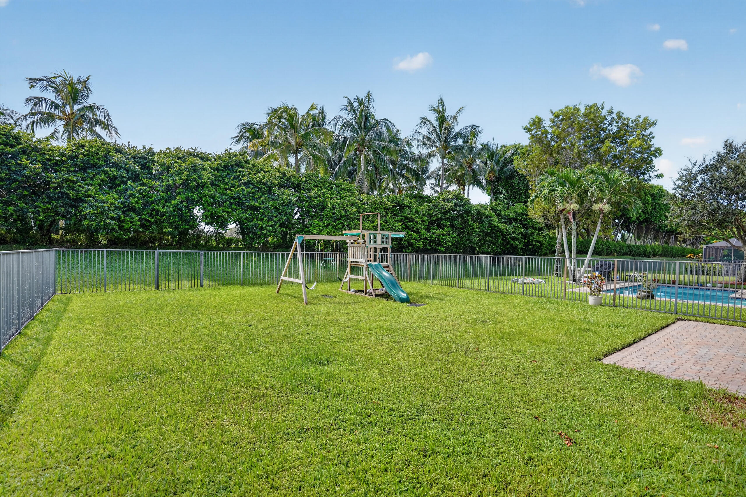 Properties 9135 Dupont Place