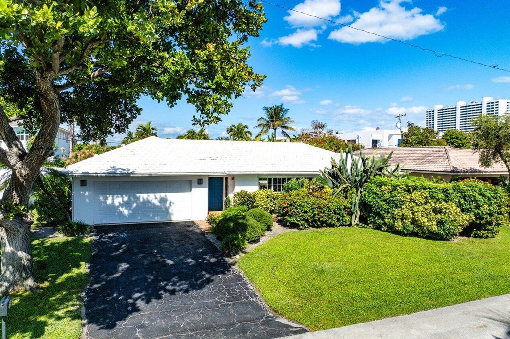 Photo of 755 Sevilla Drive, Boca Raton, FL 33432 (MLS # R11057248)