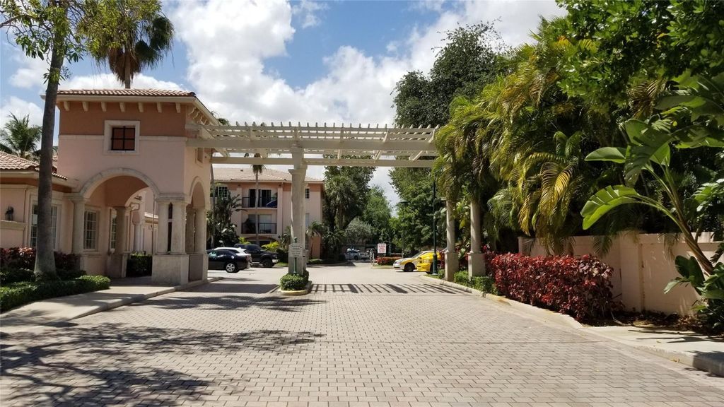 Photo of 2005 SE 10th Avenue #417, Fort Lauderdale, FL 33316 (MLS # F10502273)