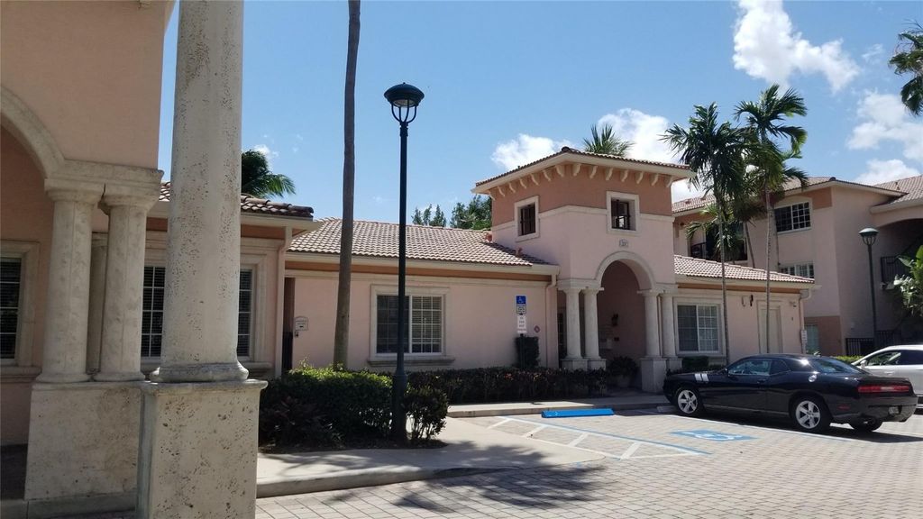 Photo of 2005 SE 10th Avenue #417, Fort Lauderdale, FL 33316 (MLS # F10502273)