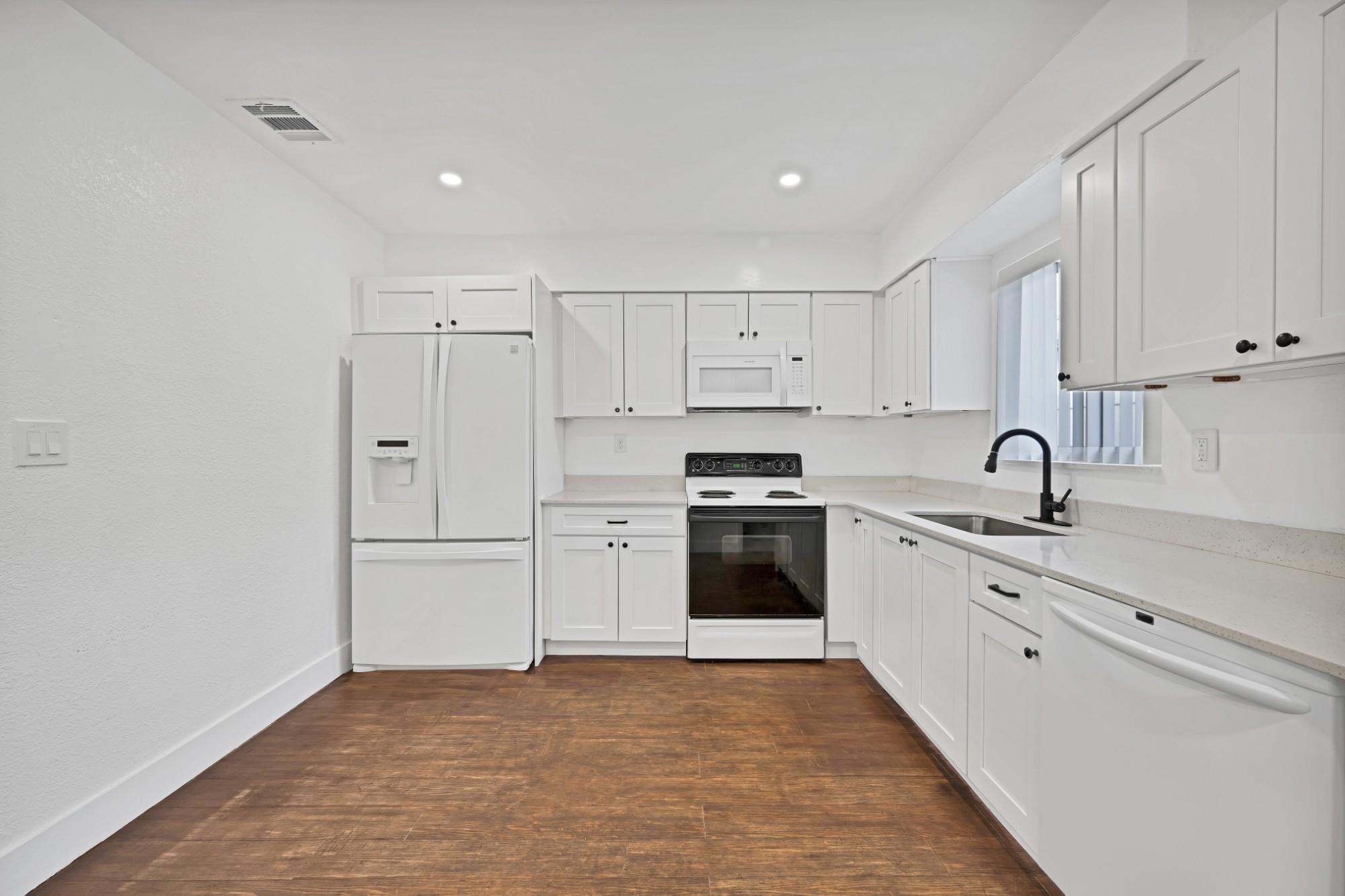 Dania Heights Ext 5-19 B - Residential Lease