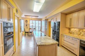 IMPERIAL ROYALE AT BOCA POINTE CONDO - Residential