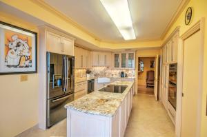 IMPERIAL ROYALE AT BOCA POINTE CONDO - Residential