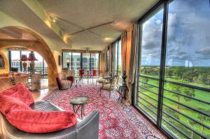 IMPERIAL ROYALE AT BOCA POINTE CONDO - Residential