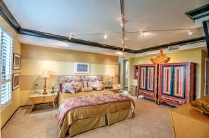 IMPERIAL ROYALE AT BOCA POINTE CONDO - Residential