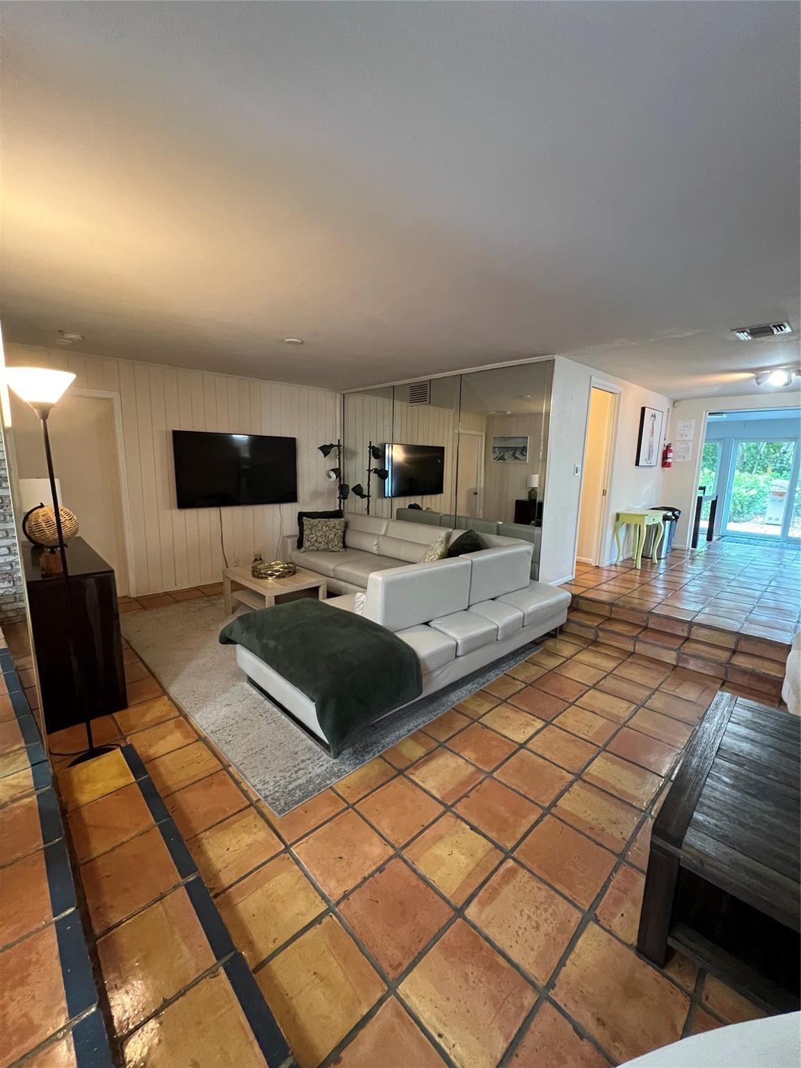 Coral Ridge Country Club - Residential Lease