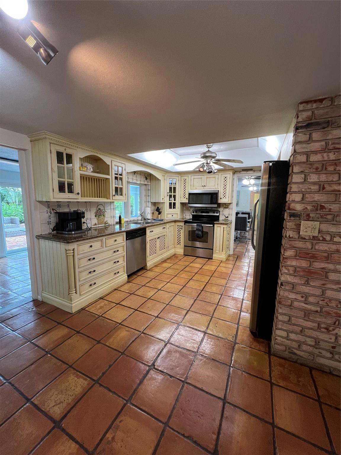 Coral Ridge Country Club - Residential Lease