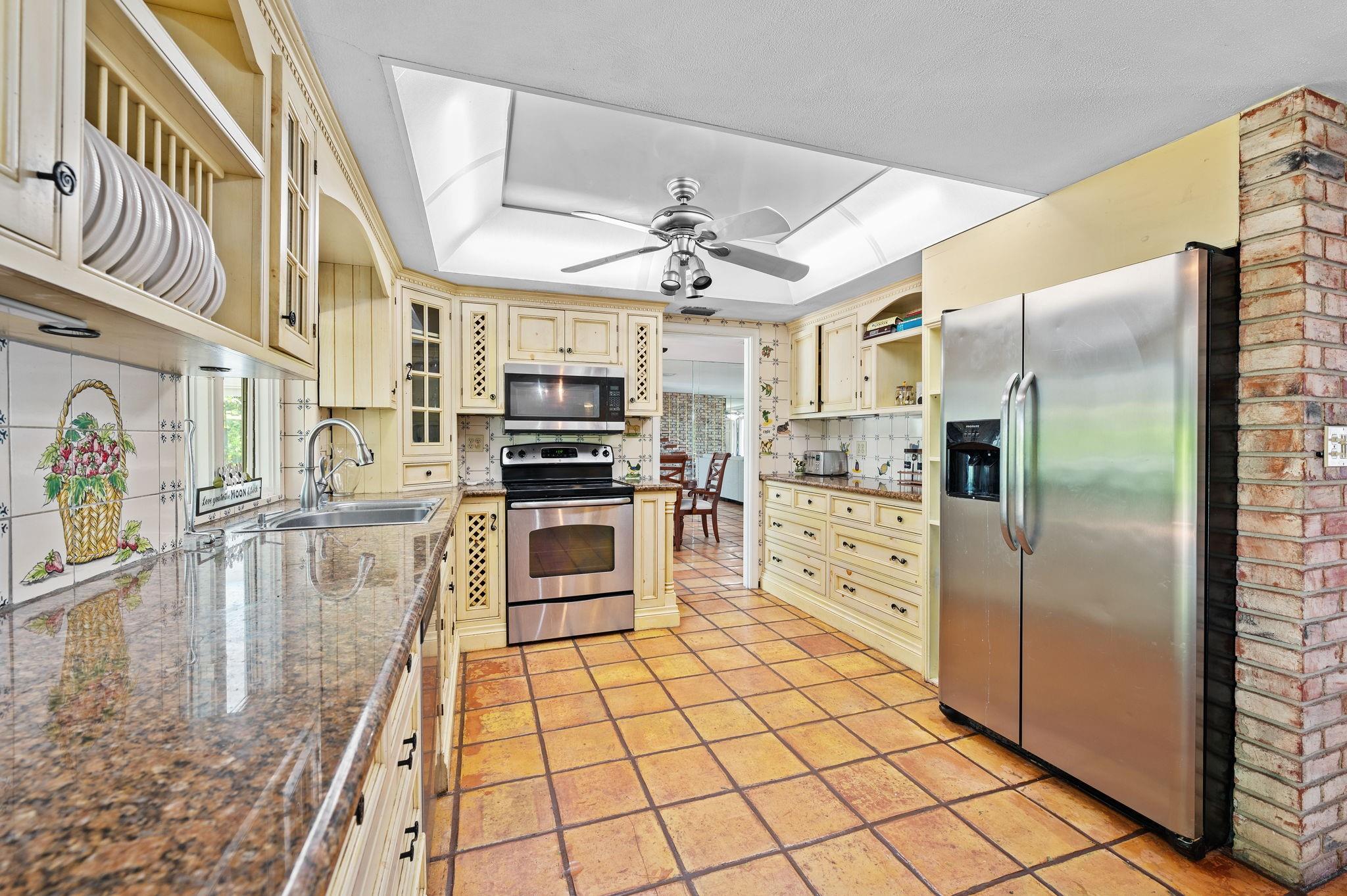 Coral Ridge Country Club - Residential Lease