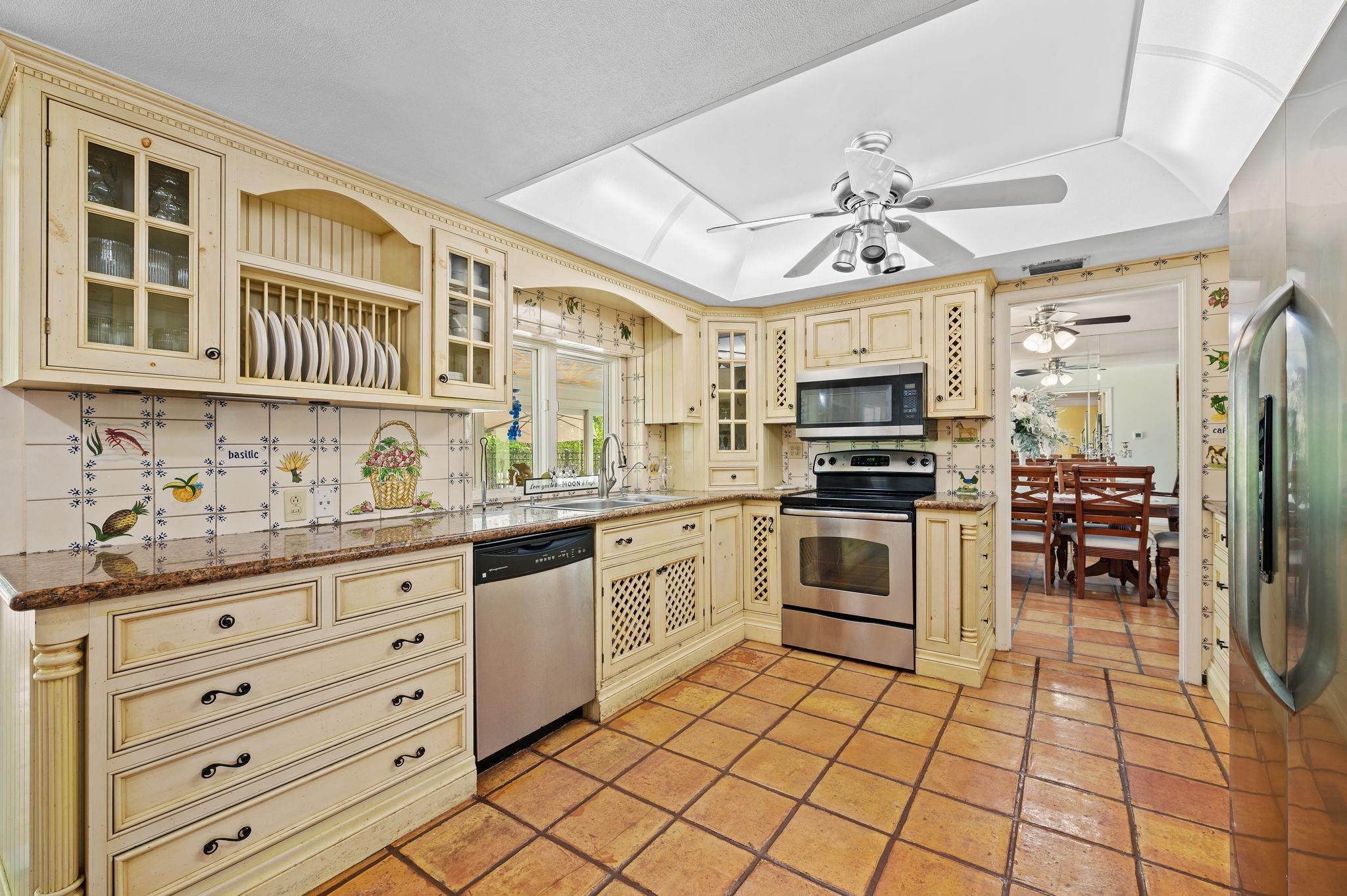 Coral Ridge Country Club - Residential Lease