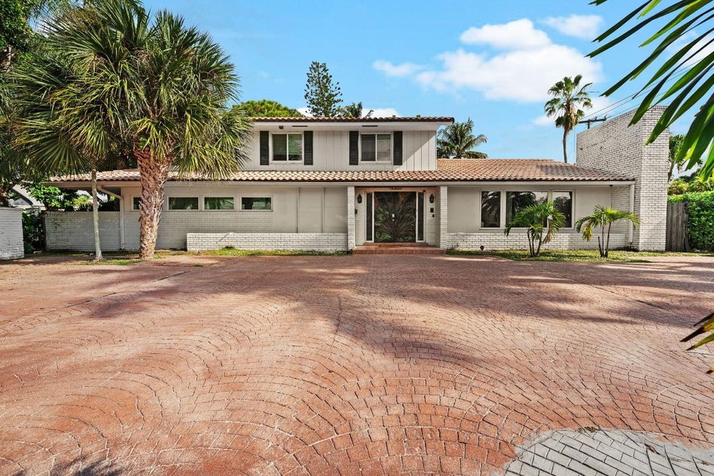 Photo of 4620 NE 25th Avenue, Fort Lauderdale, FL 33308 (MLS # F10539036)