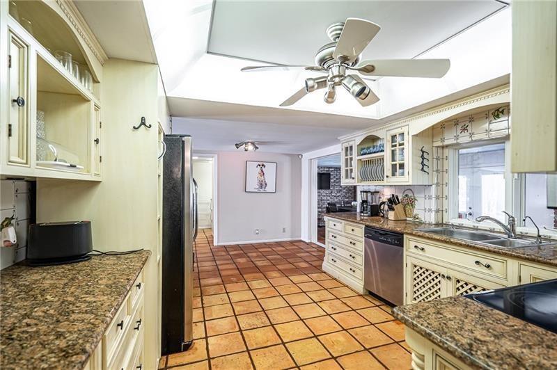 Coral Ridge Country Club - Residential Lease