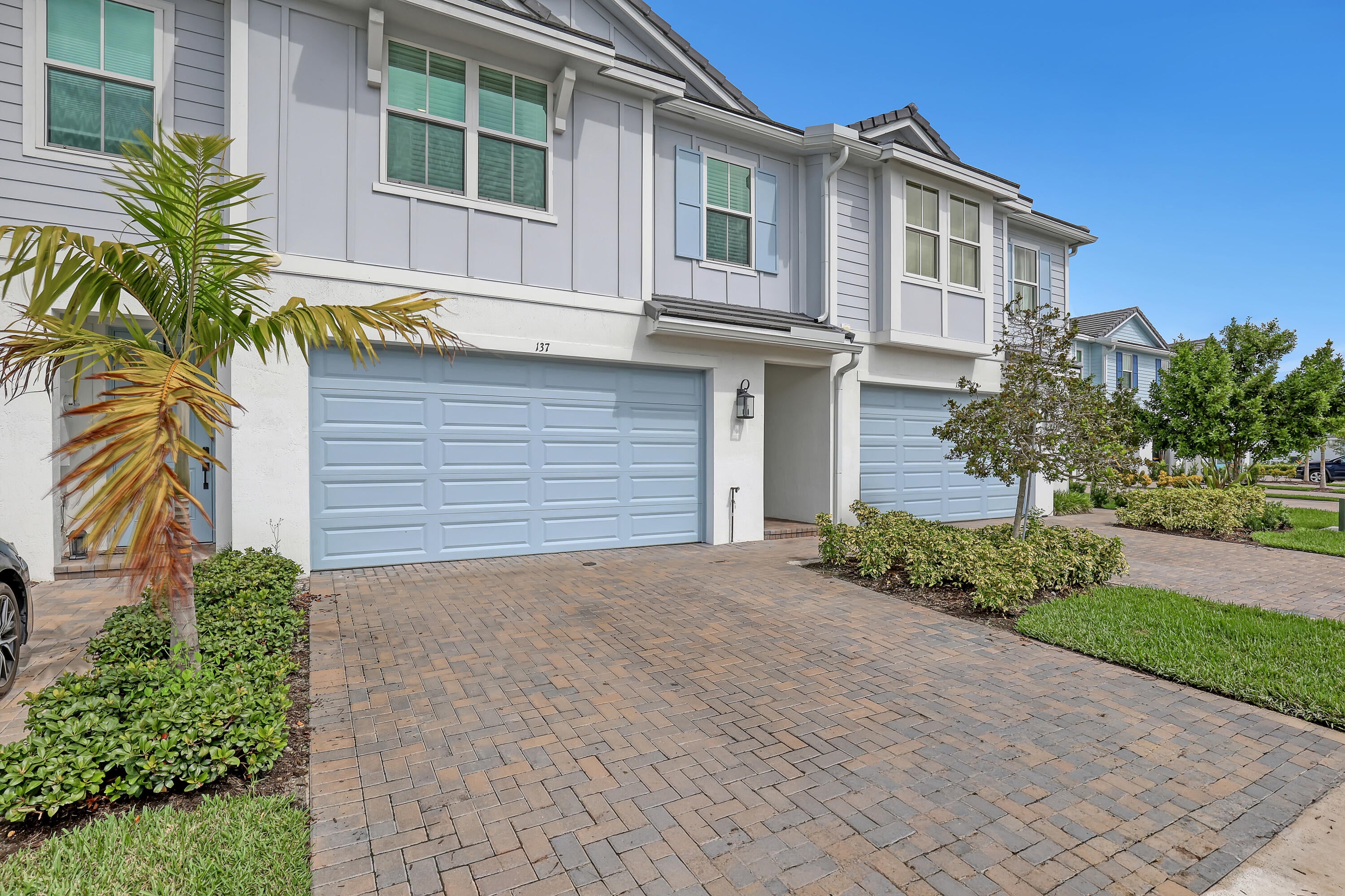 137 SE Birch Terrace