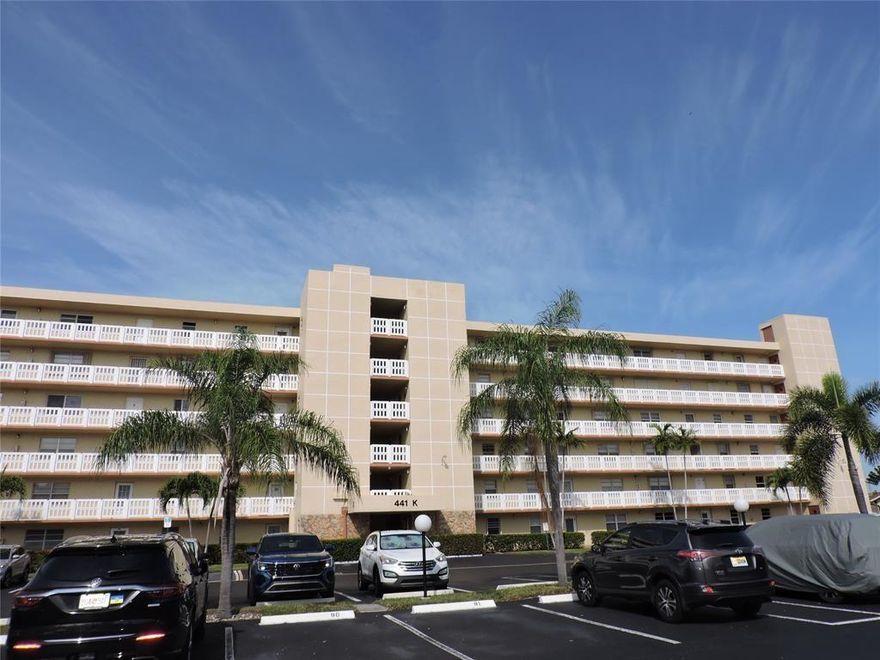 Strong financial building. Full reserve! Original condition but very clean!Beautiful balcony view.
Condo project is approved with our Preferred Lender for Conventional financing with just 5% down. Contact me for more details.