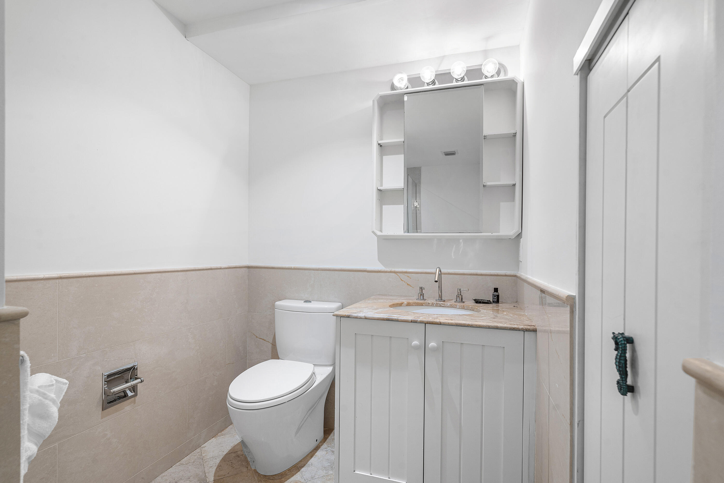 HILLSBORO SHORES - Residential