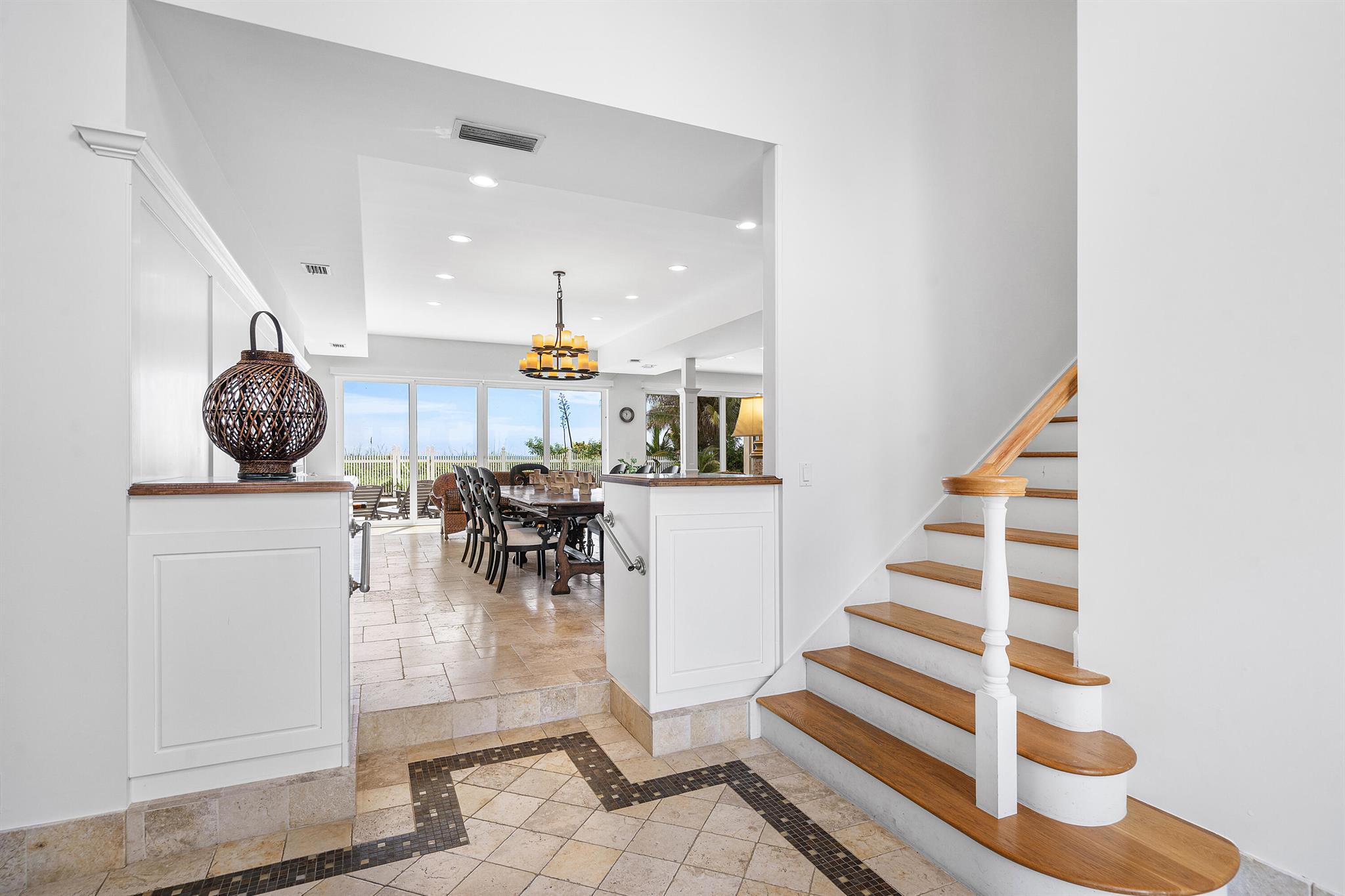 1906 Bay Drive
