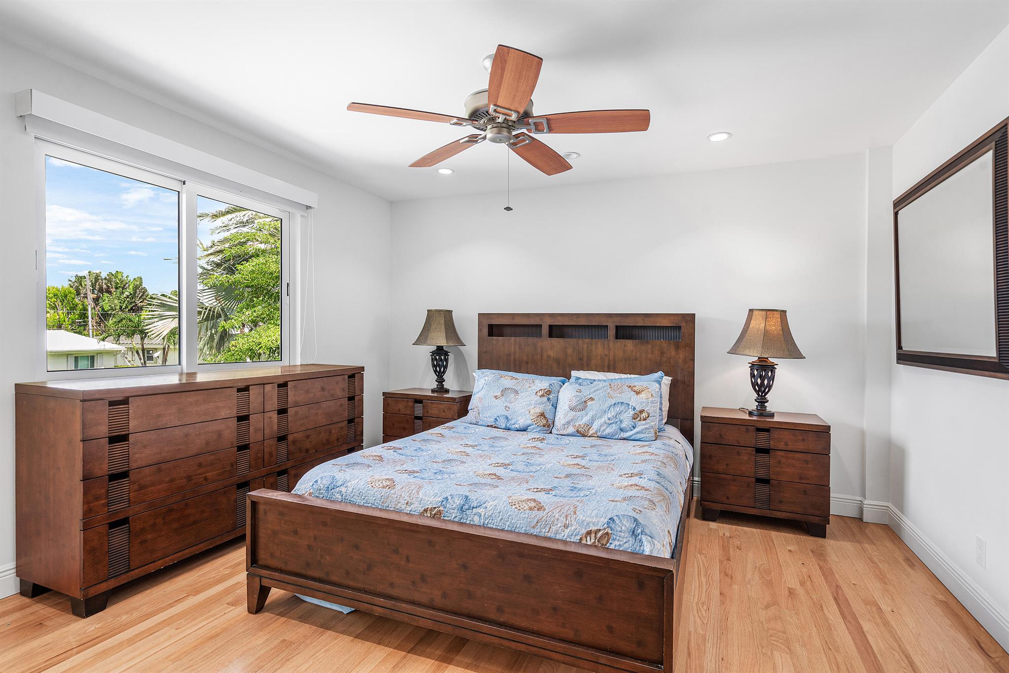 HILLSBORO SHORES - Residential