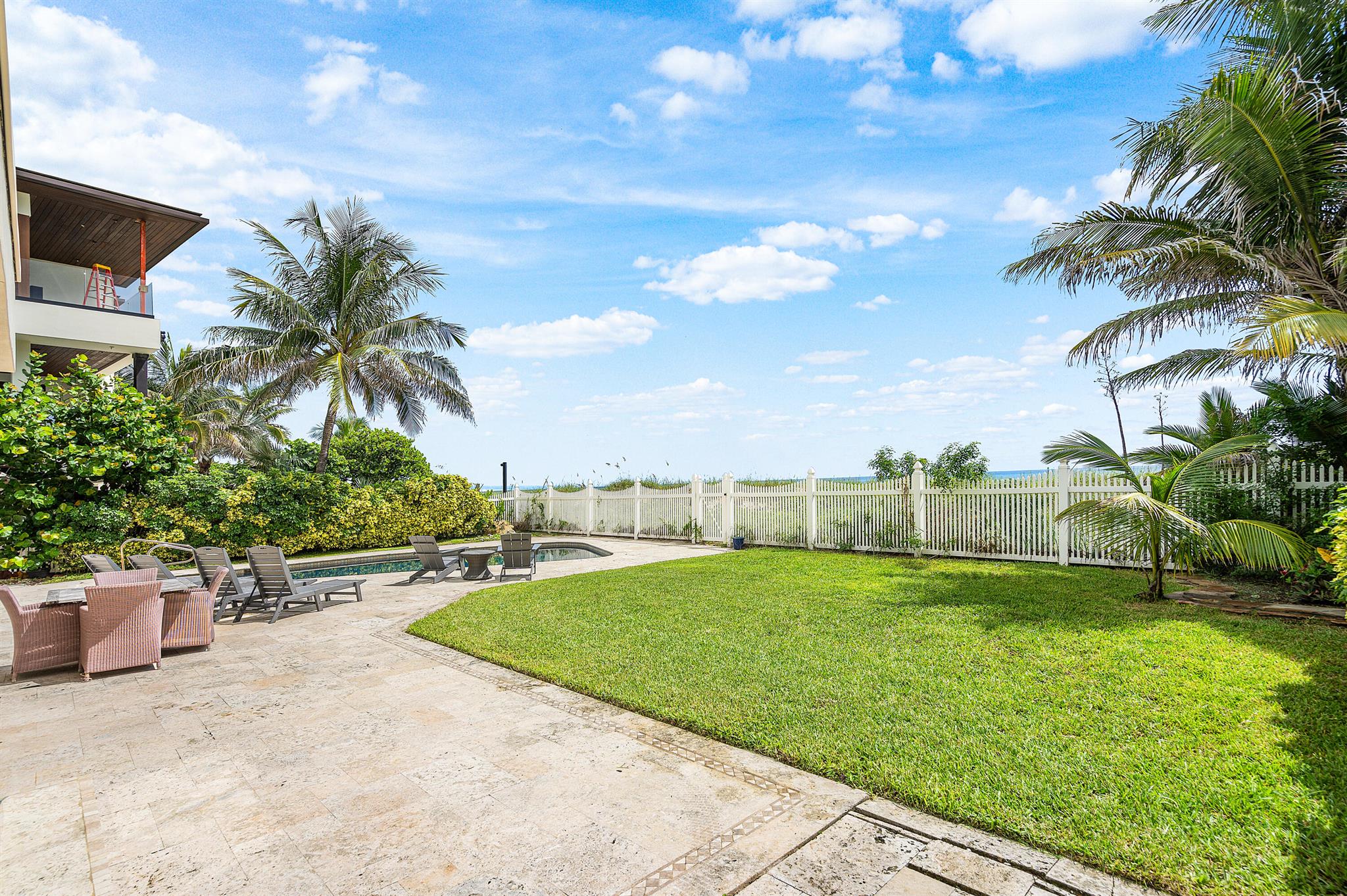 HILLSBORO SHORES - Residential