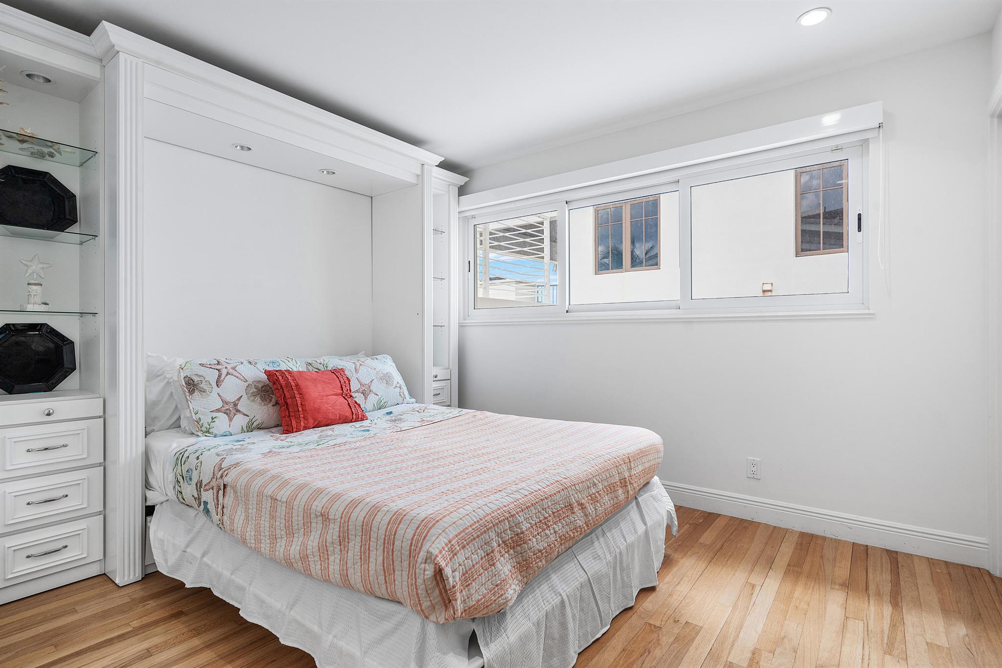 HILLSBORO SHORES - Residential