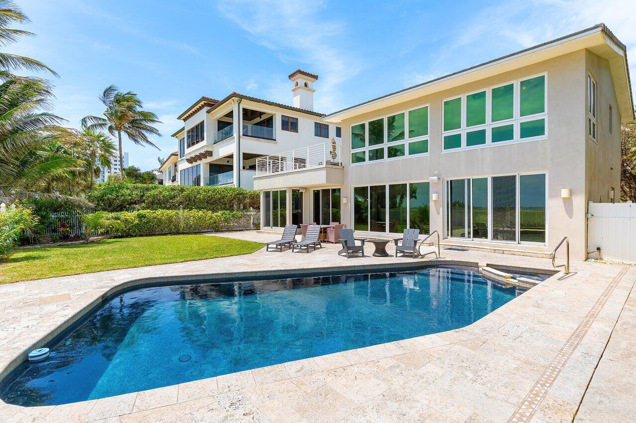 1906 Bay Drive