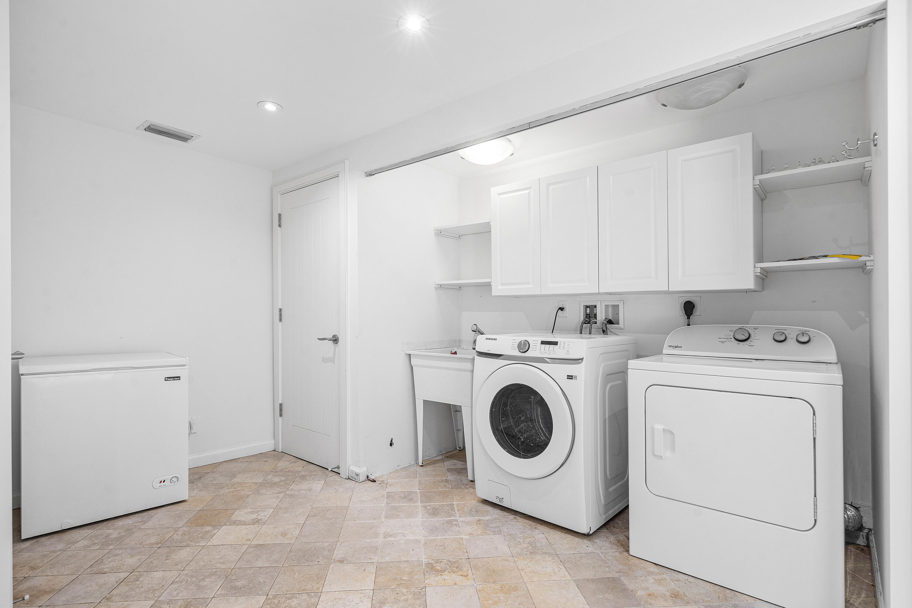 HILLSBORO SHORES - Residential