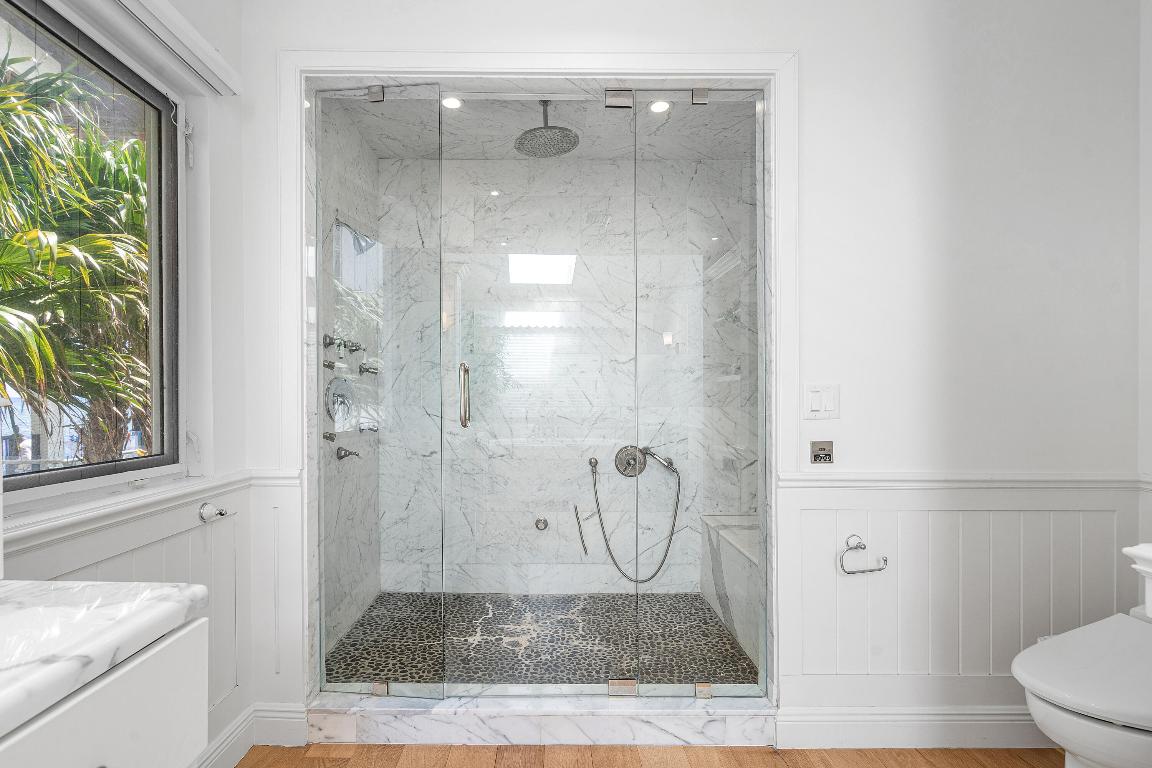 HILLSBORO SHORES - Residential