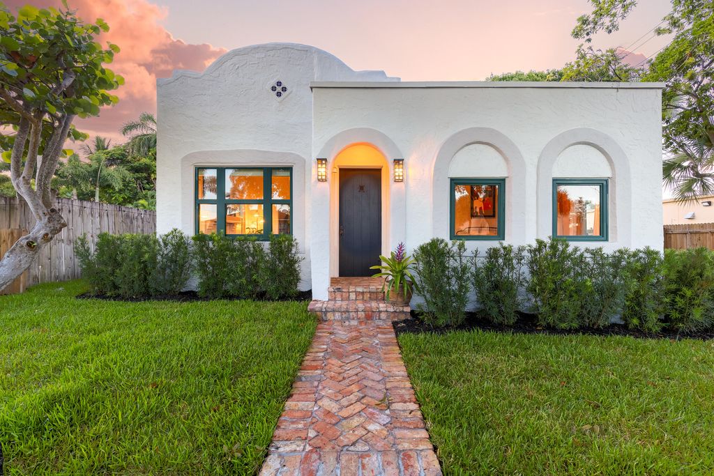 Photo of 411 Valley Forge Road, West Palm Beach, FL 33405 (MLS # R11161258)