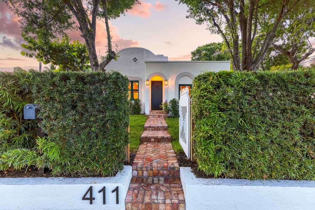 Photo of 411 Valley Forge Road, West Palm Beach, FL 33405 (MLS # R11161258)
