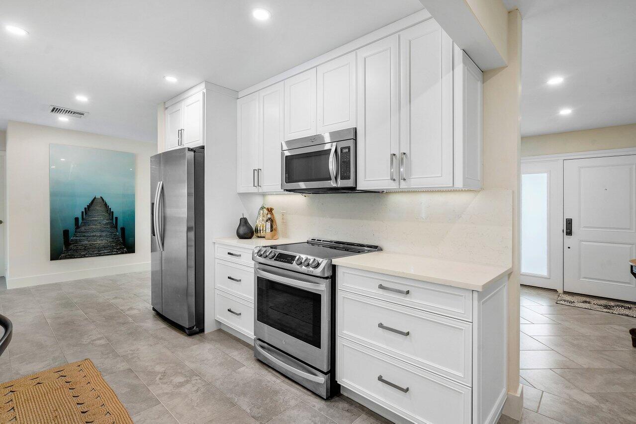LAKE SHORE ESTATES - Residential