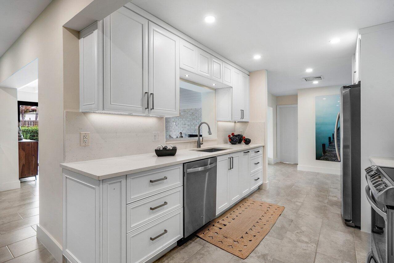 LAKE SHORE ESTATES - Residential