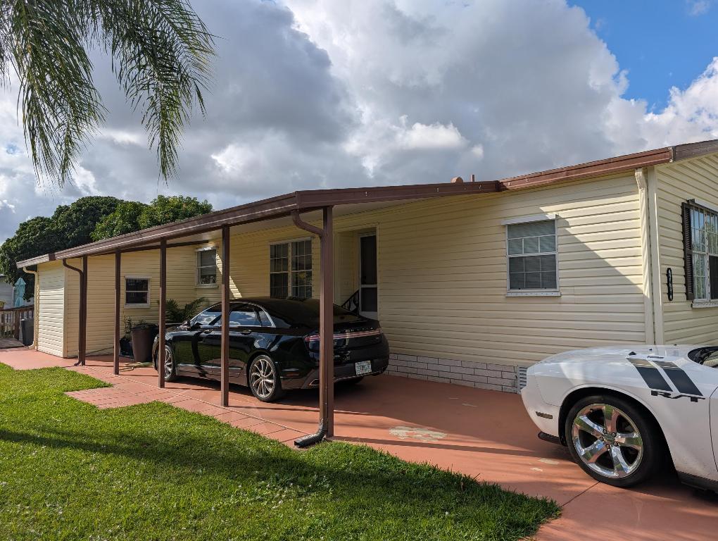 2460 SW Versailles Terrace