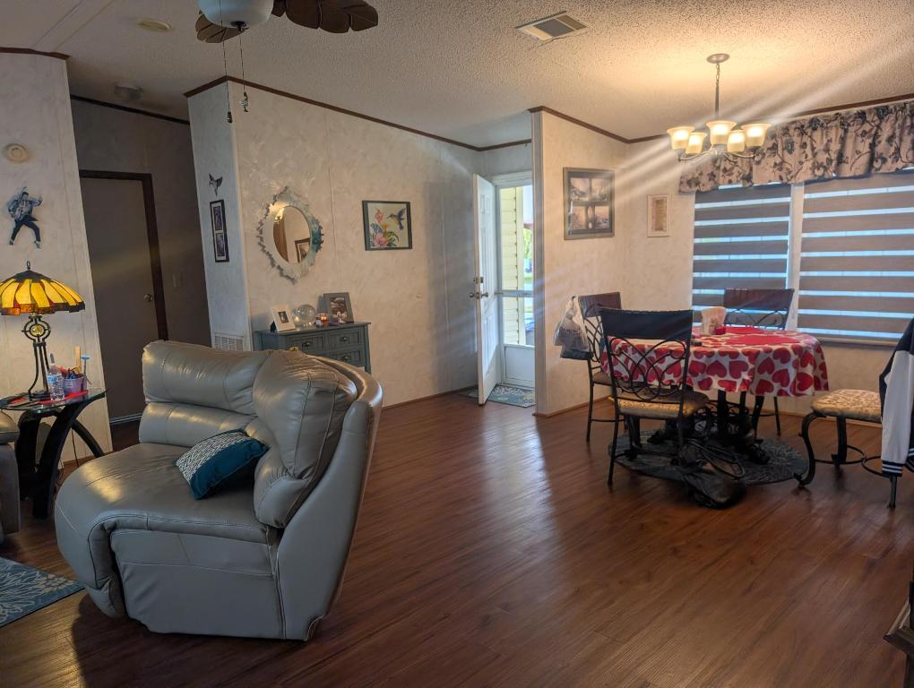 ST LUCIE FALLS (AKA RIVER FOREST) - Residential